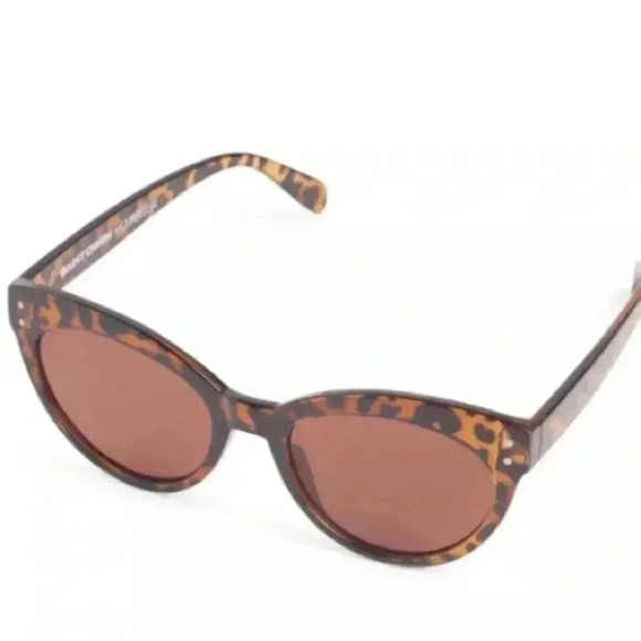 SAINT OWEN x Curateur animal print sunglasses, Cat Eye shaped with pouch - Picture 11 of 11